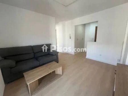 Piso en alquiler en Calle del Capitán Peñas - Foto 2