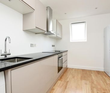 London Road, Kingston Upon Thames KT2 - Photo 3
