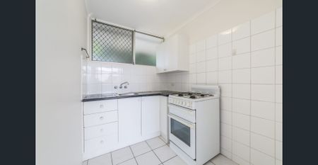 NEAT & TIDY 2 BED! - Photo 4