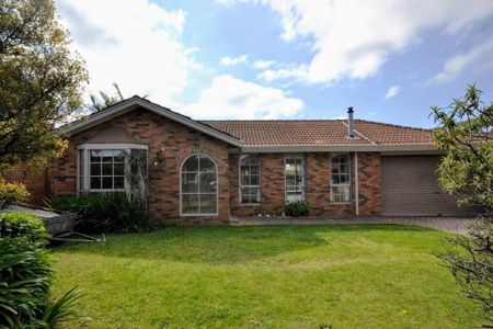 7 Acmena Ct Mill Park VIC 3082 - Photo 3