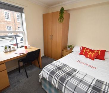 3 bedroom flat to rent - Photo 1