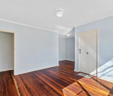 Central Mandurah Gem on 809sqm - Comfort, Character & Coastal Conve... - Photo 1