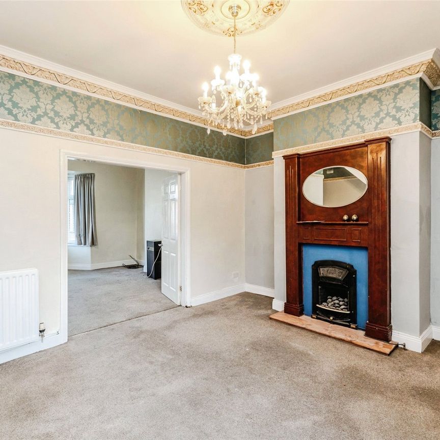 3 Bedroom Terraced - Photo 1