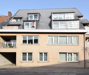 RUIM APPARTEMENT MET TWEE SLAAPKAMERS EN GARAGE - Foto 5