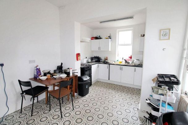 1 bed room to rent in NE6 - Photo 1