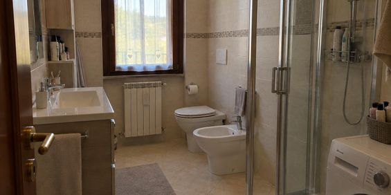 Bilocale con balcone e posto auto in Brianza - Photo 3