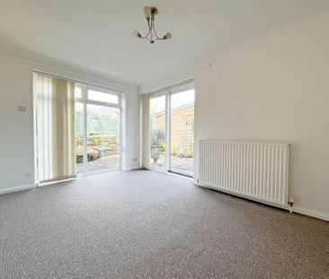 2 bedroom Detached bungalow to rent - Photo 5
