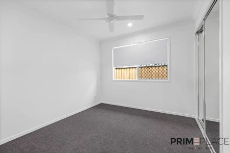 “Modern, spacious and convenient 4 Bedroom Home” - Photo 3