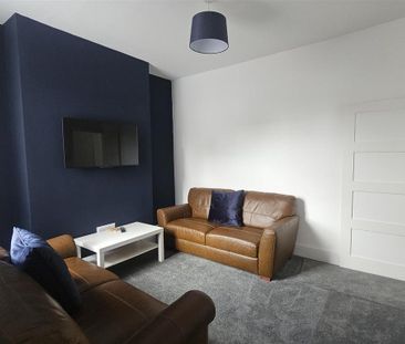 2 bedroom private hall to rent - Photo 1