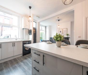 Wetherby Grove (room 1), Burley, Leeds - Photo 4