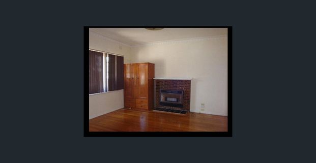 Stylish & Spacious 3-Bedroom Home in Prime Location - Photo 1