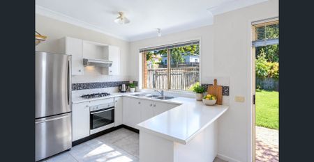 PERFECT FAMILY SIZE TOWNHOUSE! - Photo 4