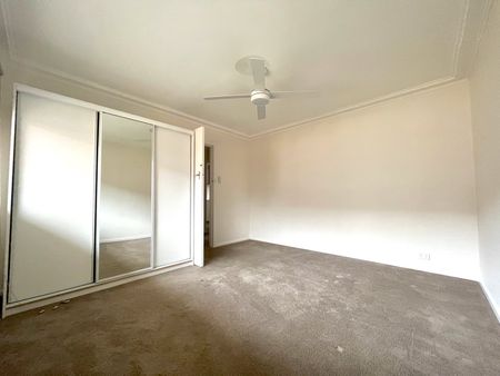 IMMACULATE TWO BEDROOM HOME IN THE HEART OF CAMBERWELL - Photo 3