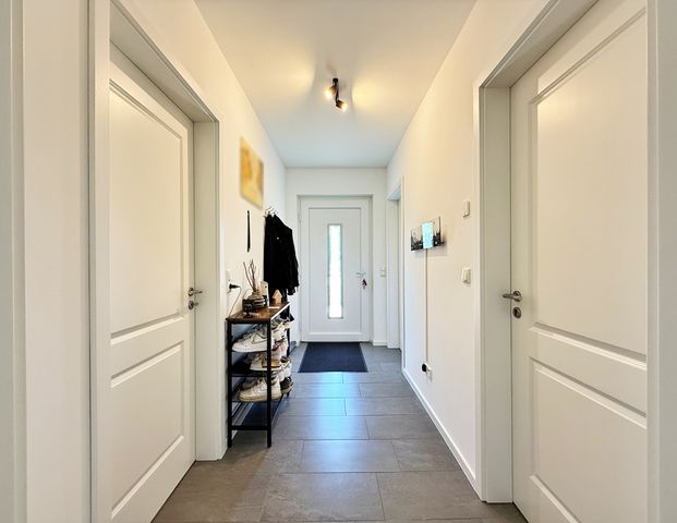 Moderne Doppelhaushälfte in idyllischer Lage - Foto 1
