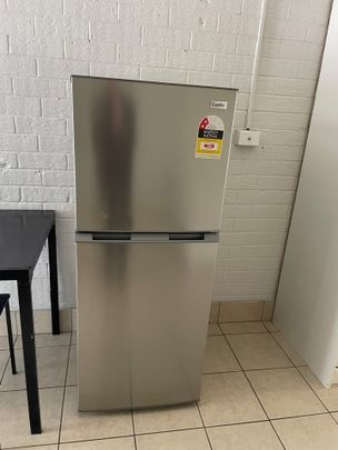 Ideal Location - One Bedroom Studio Apartment - Photo 1