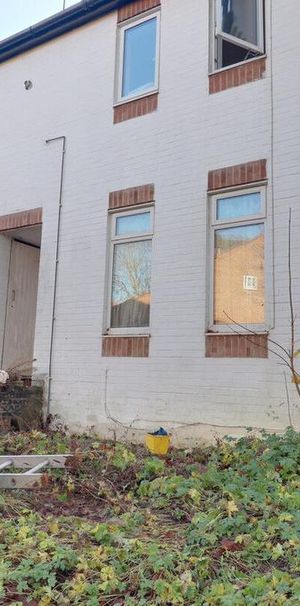 3 bedroom terraced house to rent - Photo 1