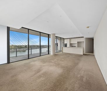 Immaculate Harbourside Living - Photo 1