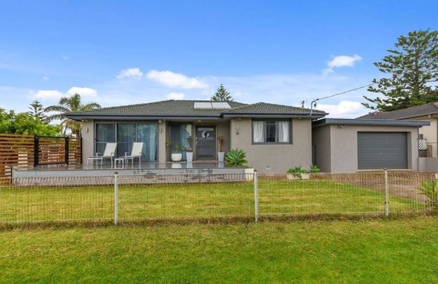 Four Bedroom Beachside Home - Photo 1