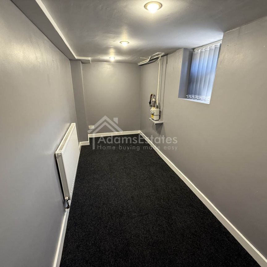 Price £1,300 pcm - Available Now - Unfurnished - Photo 1