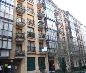 Alquiler de piso en Calle Txofre - Photo 4