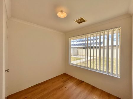 Refreshed Modern 4 x 2 Family Home! - Photo 5