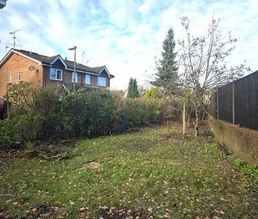 Chiltern Avenue, Farnborough, GU14 - Photo 4