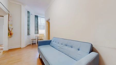 1 Bed 1 Bath - Photo 2
