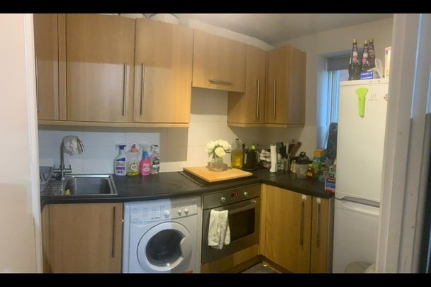 1 Bed Flat, Tippett Rise, RG2 - Photo 1