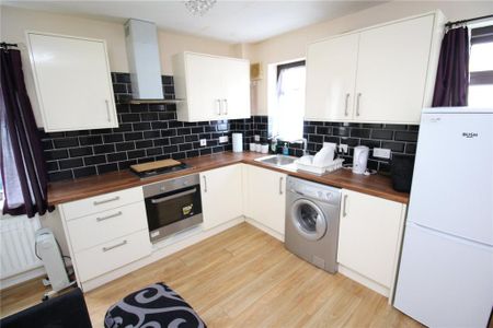 1 bedroom semi-detached house to rent - Photo 4