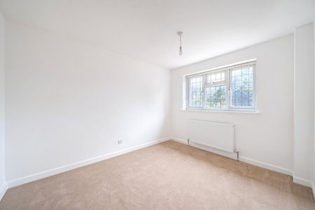 3 bedroom semi-detached house to rent - Photo 4