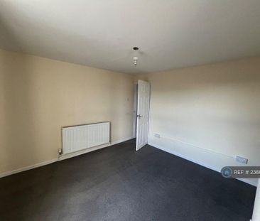 2 bedroom semi-detached house to rent - Photo 2
