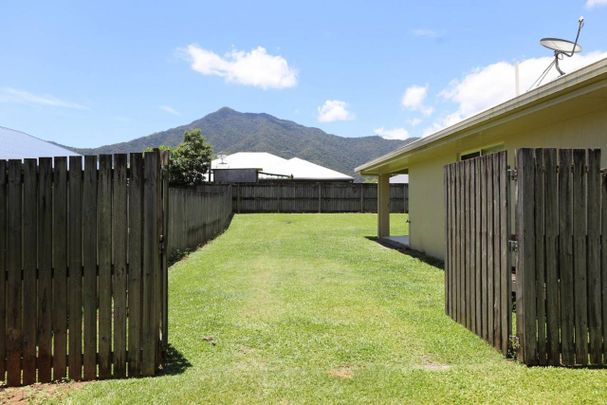 Fully Airconditioned - Two Living Areas - Side Access - Photo 1