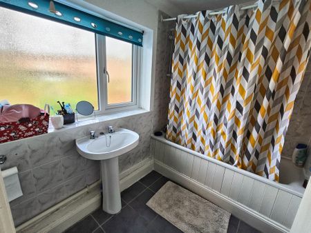 2 bedroom terraced house to rent - Photo 5