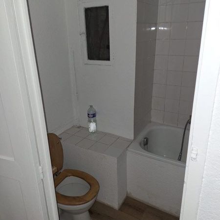 Appartement 1 pièces 29m2 MARSEILLE 1ER 373 euros - Photo 4