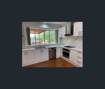 Spacious family home in a prime position - Photo 4