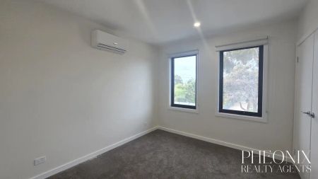 “NEWLY BUILT 3 BEDROOM, TWO BATHROOM FAMILY TOWNHOUSE” - Photo 5