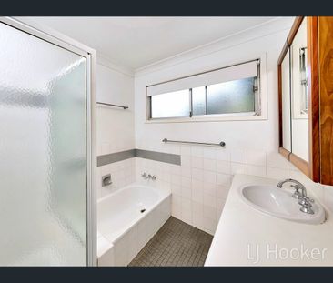 24 Kyoomba Street, Murarrie, Qld 4172 - Photo 3