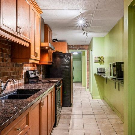 Chambre à louer - Salle de bain privée! 1491 boul. de l'Entente - Photo 3