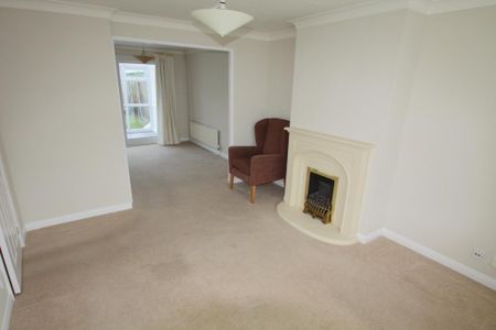 3 bedroom semi-detached house to rent - Photo 5