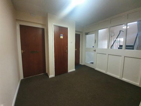 1 Bed Flat For Rent - Photo 2