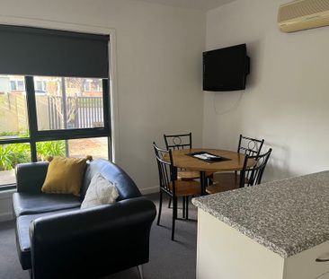 CBD FULLY FURNISHED UNIT - Photo 5