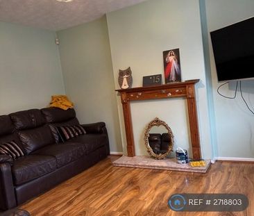 3 bedroom semi-detached house to rent - Photo 1