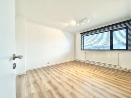 GERENOVEERDE WONING MET TUIN & GARAGE - Photo 4