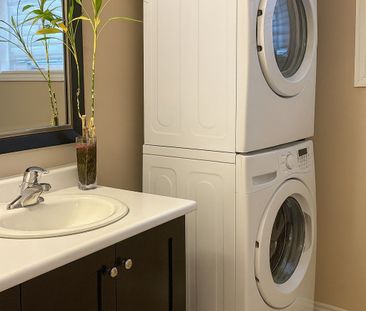 For Lease - 23A Yarrow Road, Toronto, Ontario - Photo 2