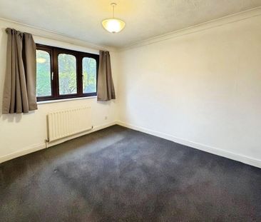 4 bedroom detached house to rent - Photo 3