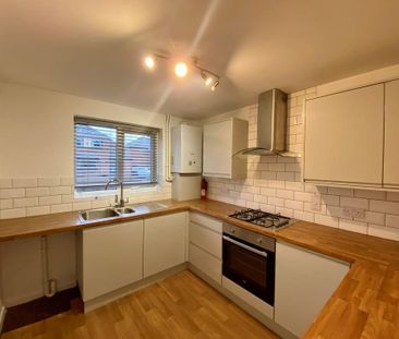 2 bedroom semi-detached house to rent - Photo 6