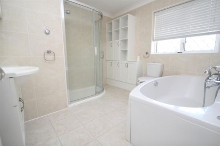 Whinneys Road, Loudwater, High Wycombe - Photo 2