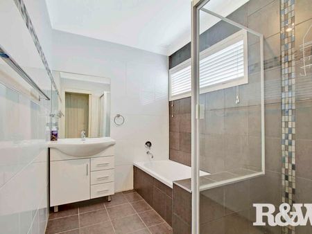 WELL PRESENTED HOME! - Photo 5