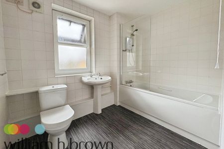 Notley Green - Photo 5