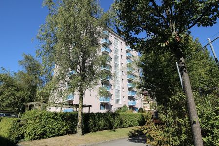 CHARMANT LOGEMENT TRES BIEN SITUE ET ENTIEREMENT RENOVE - Photo 3